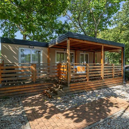 Eurocamp Mobile Homes At Campsite Puntica Funtana Eksteriør bilde