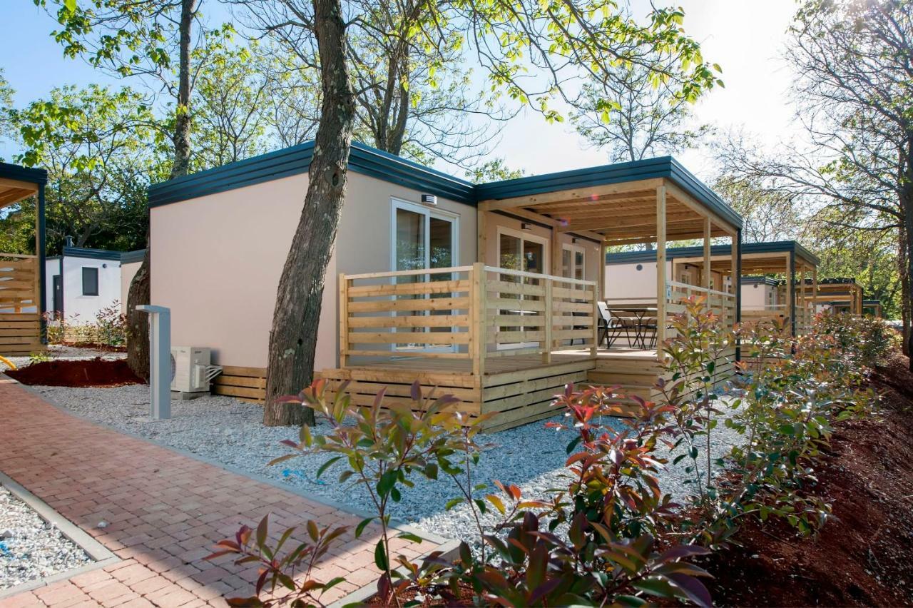 Eurocamp Mobile Homes At Campsite Puntica Funtana Eksteriør bilde