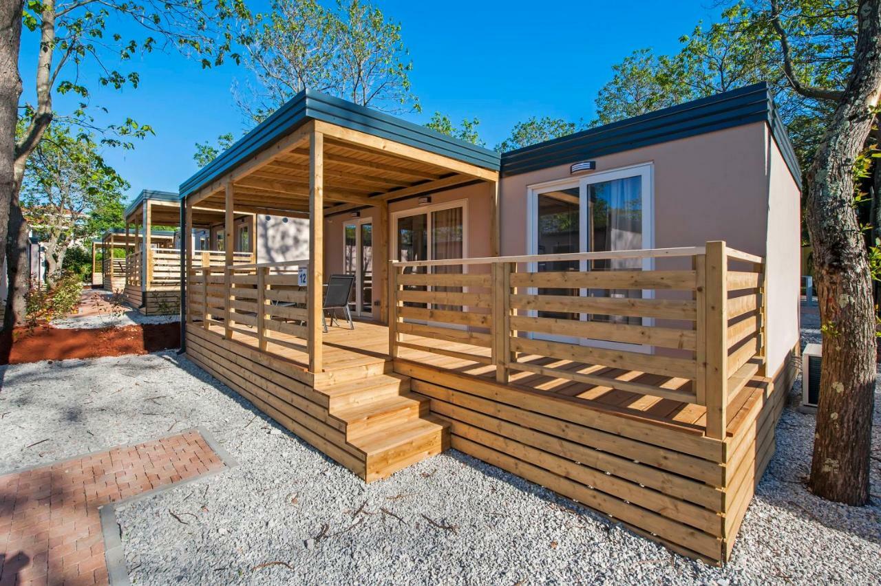 Eurocamp Mobile Homes At Campsite Puntica Funtana Eksteriør bilde